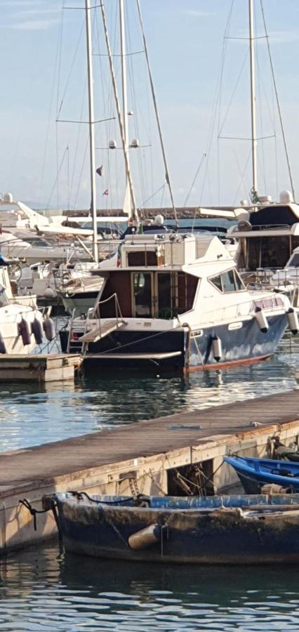 Salerno Yacht Ξενοδοχείο Εξωτερικό φωτογραφία