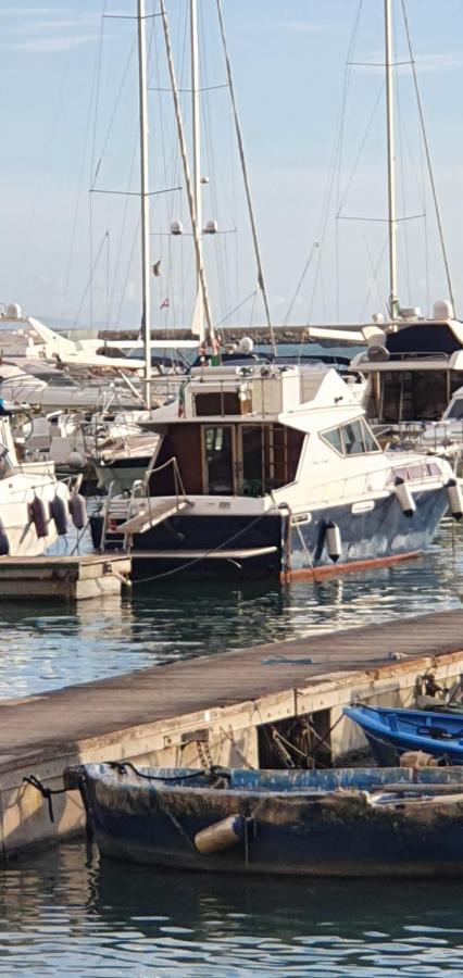 Salerno Yacht Ξενοδοχείο Εξωτερικό φωτογραφία