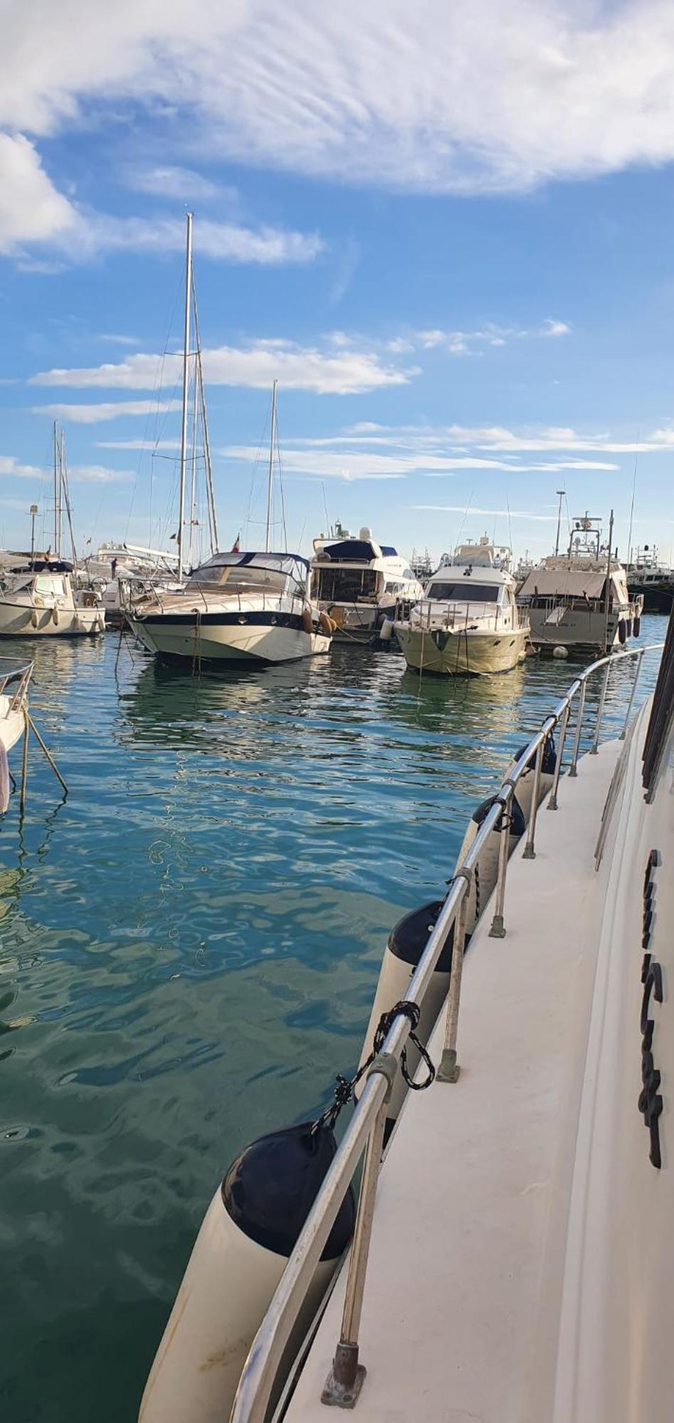 Salerno Yacht Ξενοδοχείο Δωμάτιο φωτογραφία